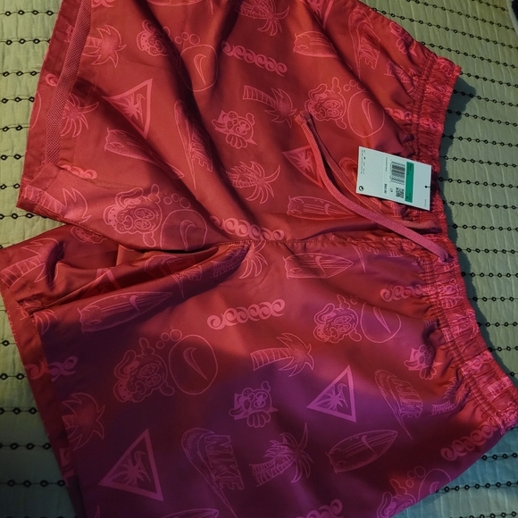 Nike shorts - Picture 3 of 3